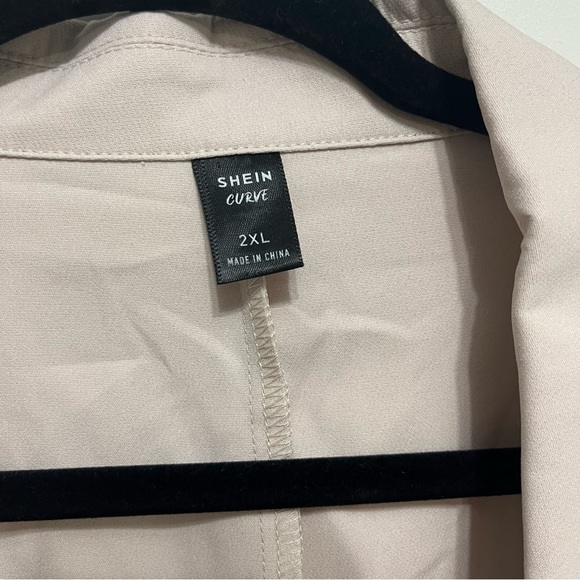 NWOT SHEIN Mulvari Plus Double Breasted Belted Trench Coat 2XL - Picture 5 of 8